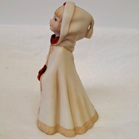 Vintage 1973 stamped  "CYBIS "Little Red Riding Hood porcelain figurine - Picture 4 of 8